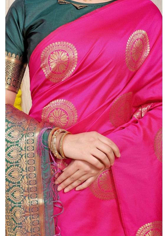 Evocative Pink Soft Banarasi Silk Saree With Admirable Blouse Piece